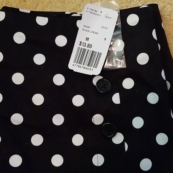 Shorts - Picture 2 of 3